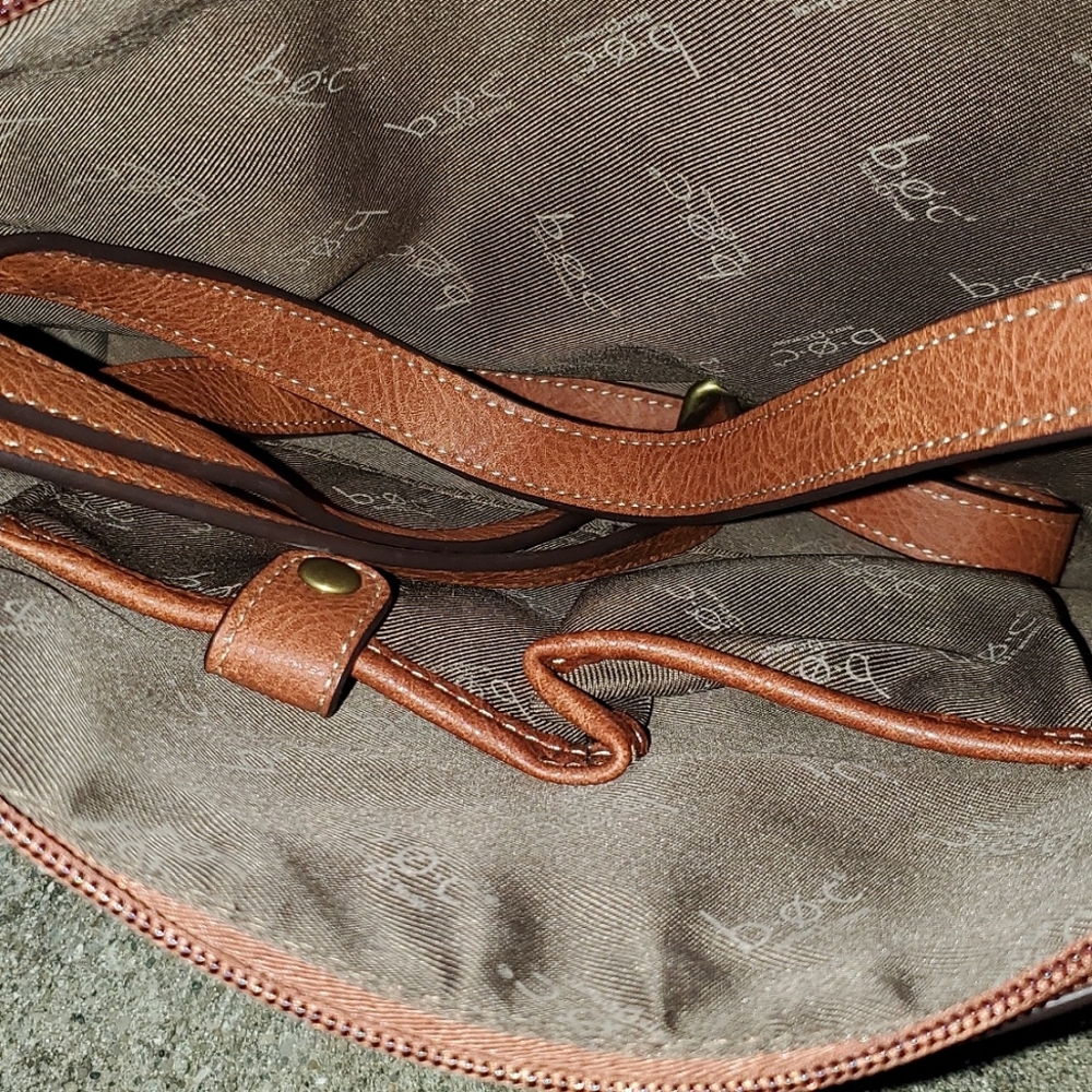New B.O.C Millstone Tooled Crossbody - Picture 5 of 6